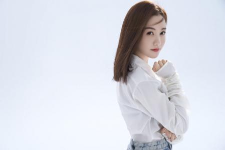 高清中国内地云南保山女演员杨蓉清新养眼写真图片第2张