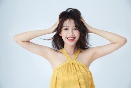 林省通化市集安女明星孙怡清新甜美写真桌面壁纸第4张