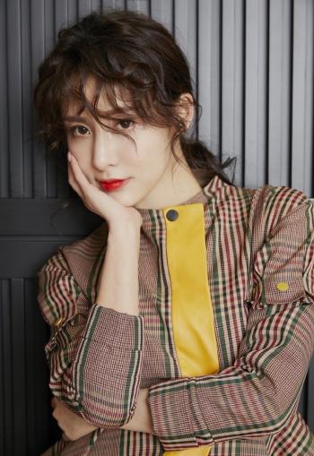 中国内地陕西西安影视女演员歌手贾青高冷写真图片性感至极第1张
