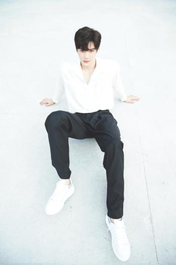 中国内地男演员彦希时尚杂志写真图片第3张