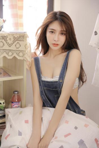 美女低胸装图片 _ 第(11)张