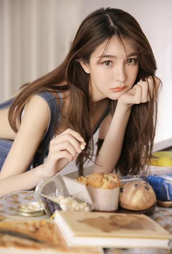 美女低胸装图片 _ 第(19)张