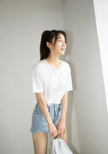 李若宁图片 _ 第(1)张