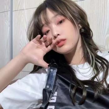 高冷气质美女头像图片第2张