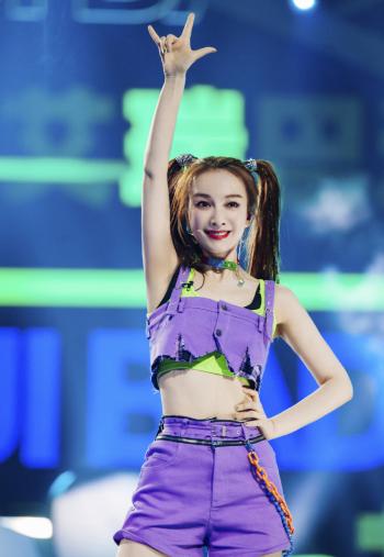 吴昕男人装时尚性感写真高清图片桌面壁纸第2张