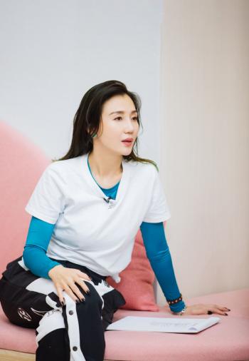 美女阿朵图片 _ 第(2)张