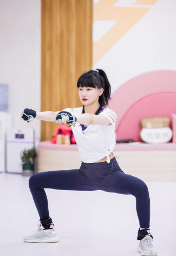 美女黄龄图片 _ 第(3)张