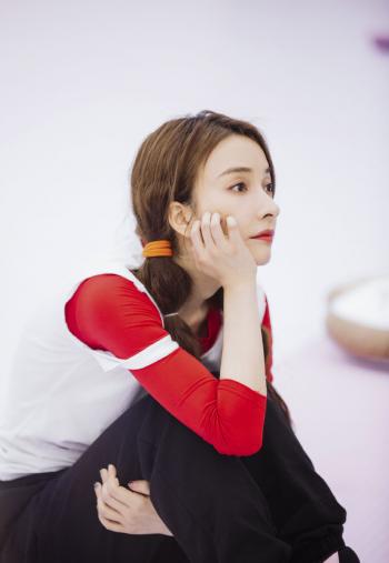吴昕男人装时尚性感写真高清图片桌面壁纸第0张