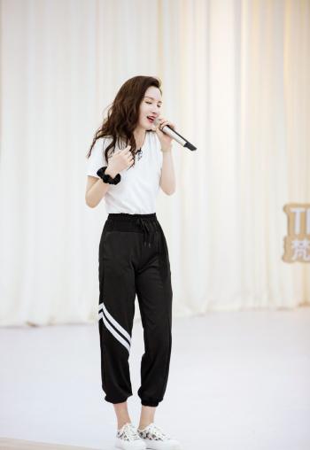 中国内地影视天津女演员张萌高清圖白皙肌肤妩媚的眼神第0张