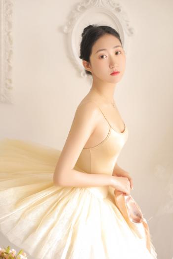 高清大陆女明星罗秋韵性感写真图片第4张