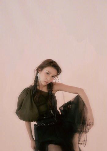 薛凯琪性感时尚光影写真图片第2张