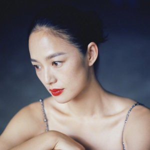 周韵图片 周韵性感杂志封面写真图片第4张