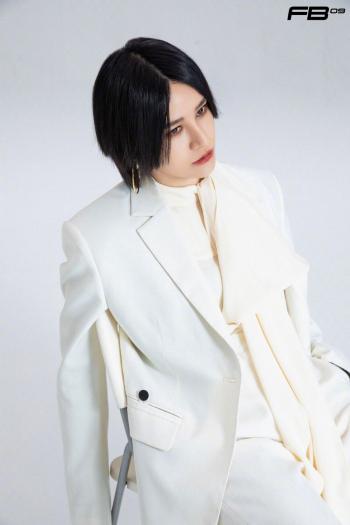高清上海美女尚雯婕回归歌手气质性感照片第3张