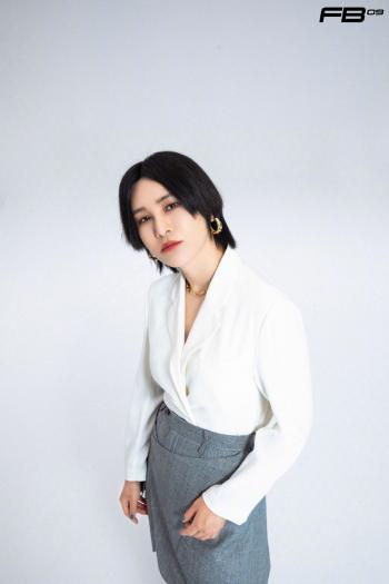 高清上海美女尚雯婕回归歌手气质性感照片第0张