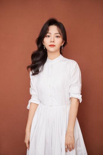 中国内地四川泸州影视女演员可爱女星谭松韵清纯静美写真第2张