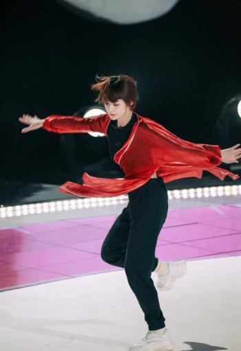 湖北武汉女演员《创造营2020》赵粤图片第2张