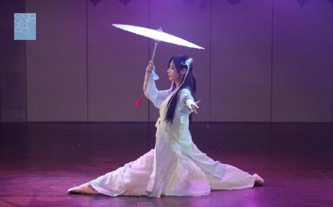 湖北武汉女演员赵粤性感甜酷舞台照图片第3张