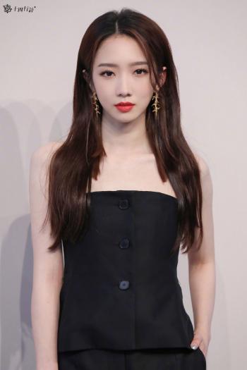 孟美岐图片 _ 第(8)张