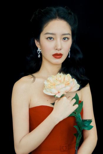 杨采钰图片 _ 第(1)张