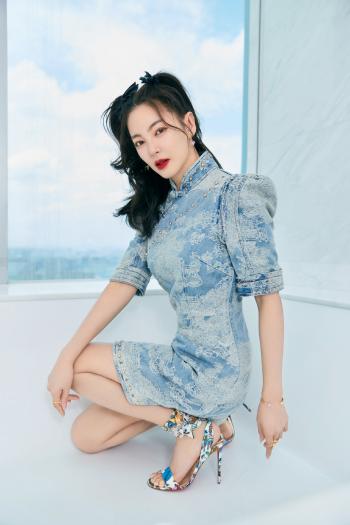 高清内地山东德州女演员性感熟女明星张雨绮写真图片下载第0张