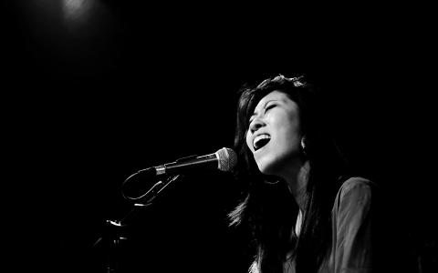 高清黑龙江省哈尔滨曲美女曲婉婷我的歌声里写真桌面壁纸第3张