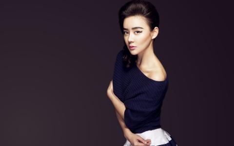 高清中国内地影视湖北省襄阳女演员袁姗姗羽毛裙唯美写真桌面壁纸第1张