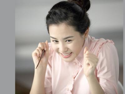 韩国人气甜美李多海桌面壁纸第5张