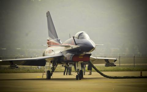中国歼-10战斗机桌面壁纸之高清军事壁纸第5张