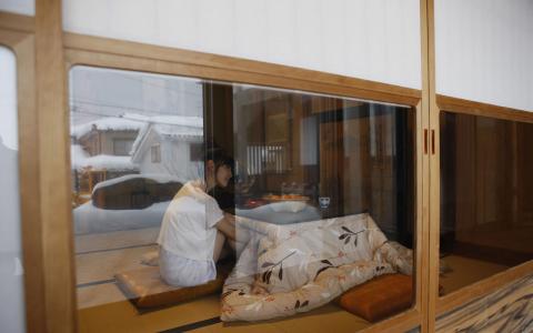 韩国男星李栋旭时尚型男魅力写真高清壁纸下载第2张