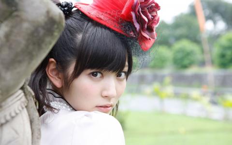 日本千叶女歌手铃木爱理桌面壁纸之清纯户外写真第2张