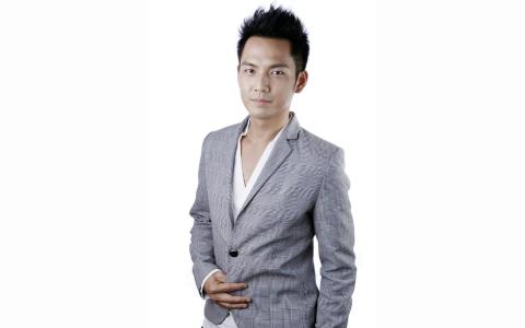 高清中国台湾台中市眷男明星阮经天时尚杂志情人节魅力写真桌面壁纸第6张