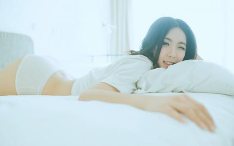 高清辽宁省鞍山美女阳光穿上唯美照电脑壁纸第2张