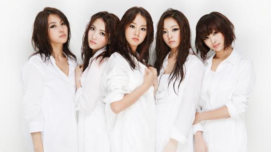 可爱女生创意手机壁纸图片第1张