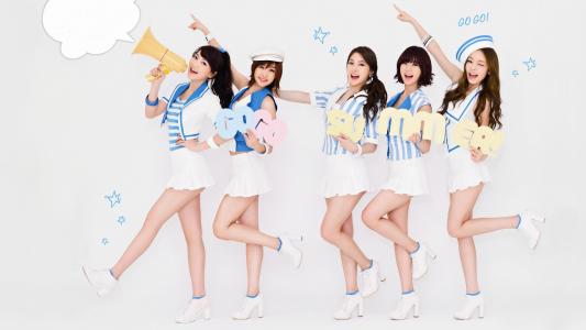 可爱女生创意手机壁纸图片第2张