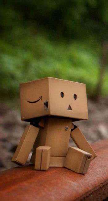 纸盒人Danboard高清手机壁纸740*1384第0张