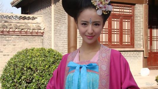 高清中国内地新疆伊犁影视女演员佟丽娅性感魅力写真图片桌面壁纸第3张