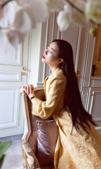 高清湖北武汉美女张辛苑水中静态唯美魅惑写真第3张