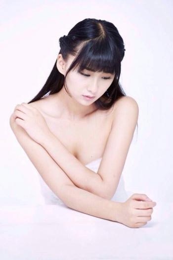 戚蓝尹图片 _ 第(1)张