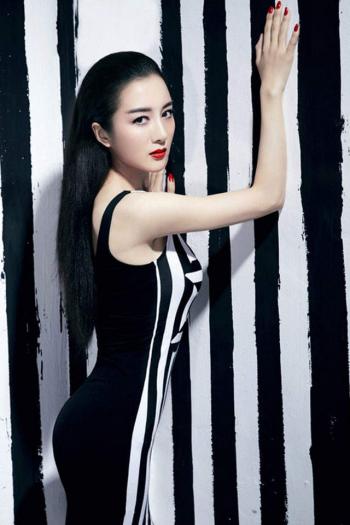 李依晓图片 _ 第(1)张