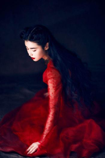 高清湖北武汉美女张辛苑水中静态唯美魅惑写真第2张