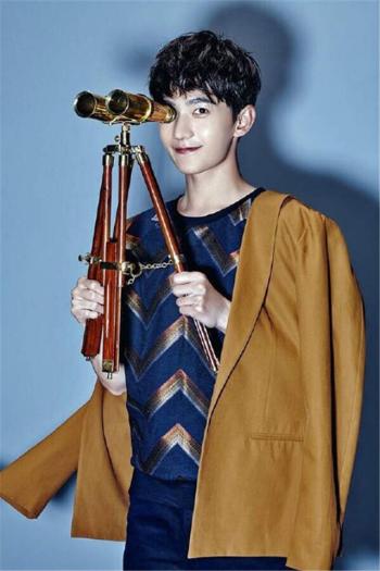 杨洋最新代言RIO锐澳鸡尾酒写真手机桌面壁纸下载第0张