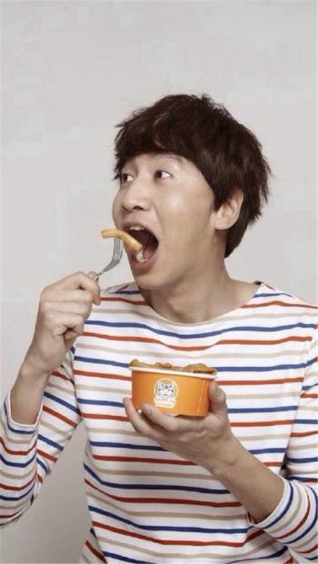高清韩国京畿道南扬州男明星Runningman李光洙和金钟国丫土豆广告高清图片第0张