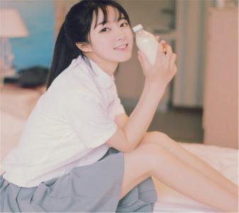 高清00后校花草莓少女清纯马尾学生萌妹子高清手机桌面滚屏壁纸下载第0张