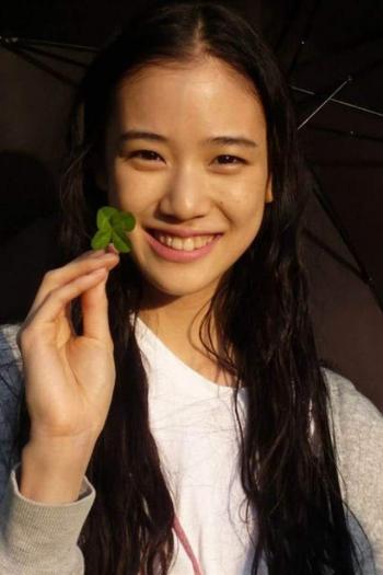 日本福冈县美女模特苍井优高清手机桌面壁纸下载第2张
