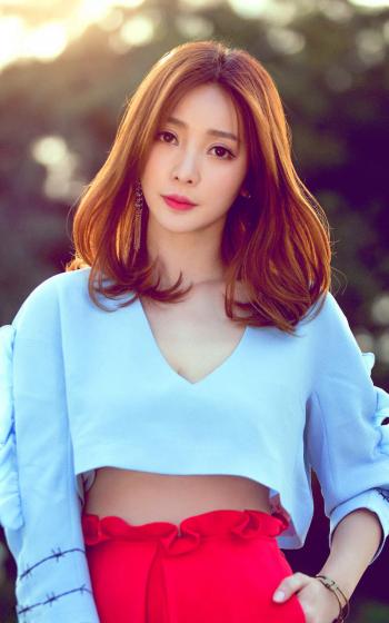 高清中国内地湖南衡阳女演员柳岩时尚魅力写真高清电脑桌面壁纸下载第0张
