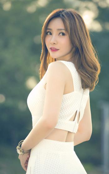 高清中国内地湖南衡阳女演员柳岩时尚魅力写真高清电脑桌面壁纸下载第1张
