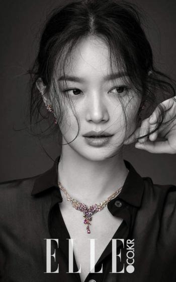 高清韩国首尔市美女申敏儿ELLE时尚写真化身白雪公主申敏儿图片第2张