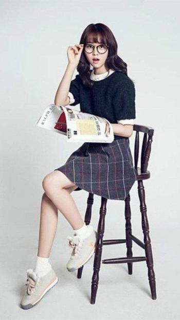 高清韩国女演员美女金所炫时尚杂志写真图片第3张