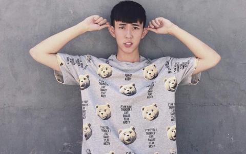 高清新疆乌鲁木齐男明星于朦胧清新少年感写真图片第1张