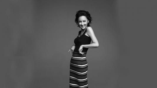 高清中国内地四川女演员二姐张歆艺性感诱惑泳池上演湿身大片第1张